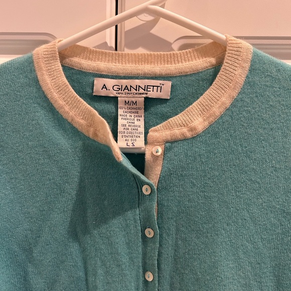 A. Gianetti Cashmere Long Sleeve Sweater Size Medium - Picture 2 of 6